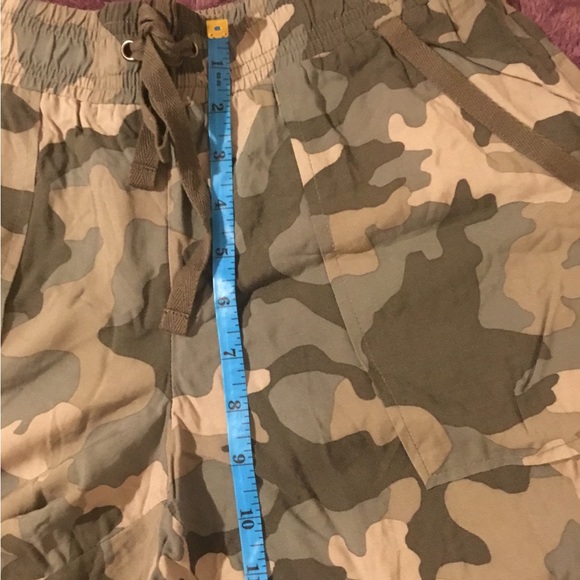 NWOT Hippy Rose CAMOUFLAGE Stretchy Leggings - Picture 7 of 14